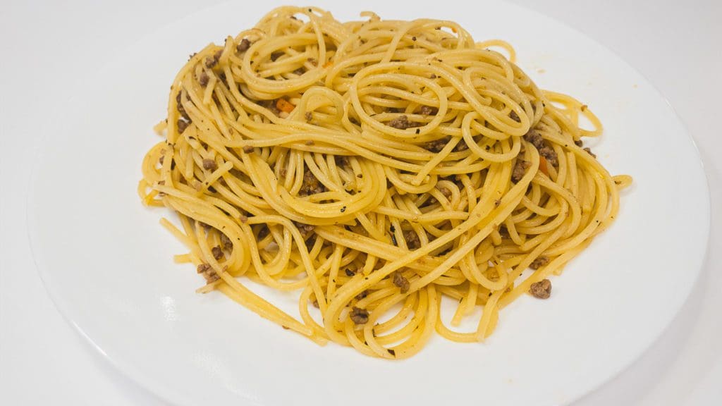 ספגטי עם בשר טחון ועגבניות שרי בתיבול איטלקי